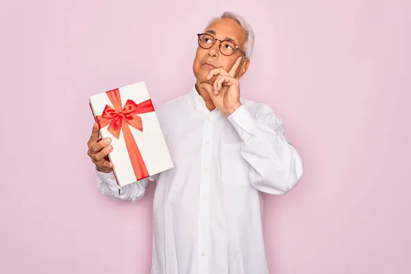 Middle Age Senior Grey Haired Man Holding Romantic Gift Box — Stock Photo, Image