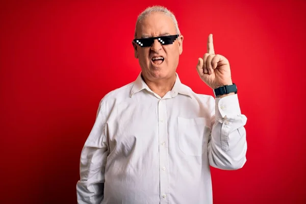 Middle Age Hoary Man Wearing Funny Sunglasses Isolated Red Background — Stock Photo, Image