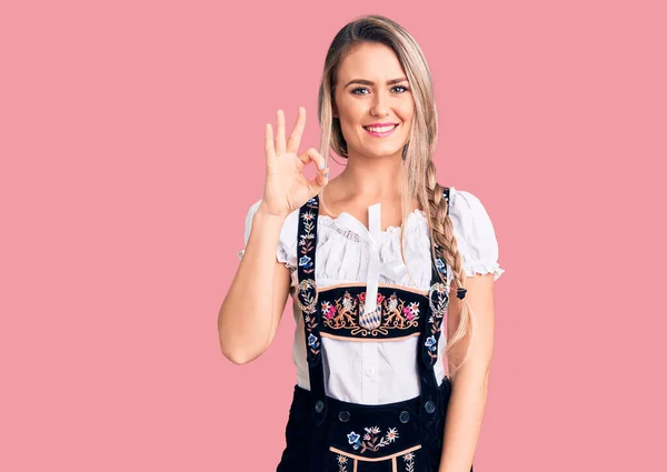 Joven Hermosa Mujer Rubia Con Vestido Oktoberfest Sonriendo Positiva Haciendo — Foto de Stock
