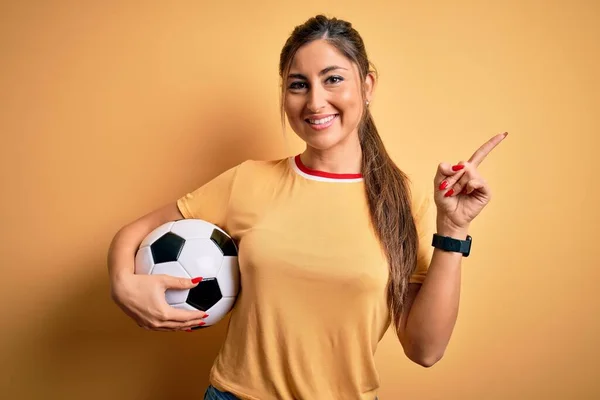 Beautiful Brunette Player Woman Playing Soccer Using Football Ball Yellow — Stock Photo, Image