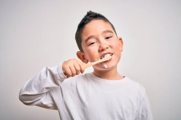 Niño Pequeño Cepillándose Los Dientes Usando Cepillo Dientes Pasta Oral — Foto de Stock