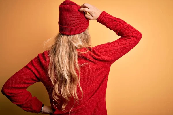 Young Beautiful Blonde Woman Wearing Casual Sweater Wool Cap White — Stock Photo, Image