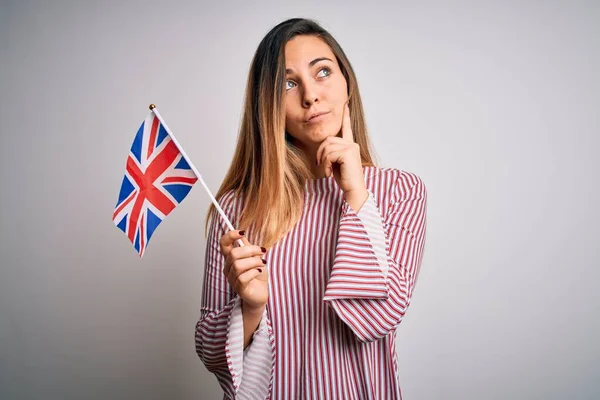 Joven Hermosa Mujer Rubia Con Ojos Azules Sosteniendo Bandera Del —  Fotos de Stock