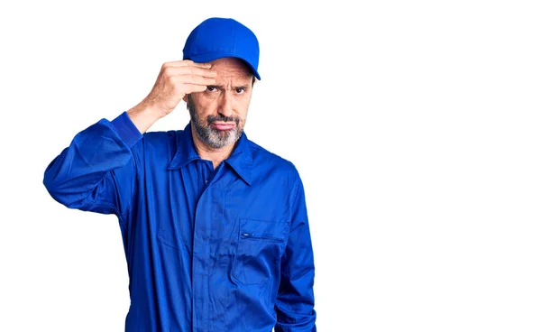 Homem Bonito Meia Idade Vestindo Uniforme Mecânico Preocupado Estressado Com — Fotografia de Stock