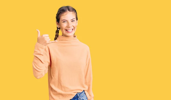 Mulher Branca Bonita Com Cabelo Loiro Vestindo Camisola Inverno Casual — Fotografia de Stock