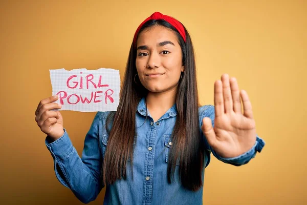 Fiatal Gyönyörű Ázsiai Visel Diadema Gazdaság Banner Lány Hatalmi Üzenet — Stock Fotó