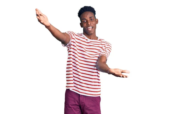 Young African American Man Wearing Casual Clothes Looking Camera Smiling — Stock Photo, Image