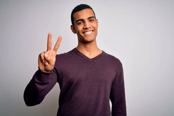 Jovem Homem Afro Americano Bonito Vestindo Camisola Casual Sobre Fundo — Fotografia de Stock