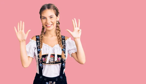 Vacker Kaukasiska Kvinna Med Blont Hår Bär Oktoberfest Traditionella Kläder — Stockfoto