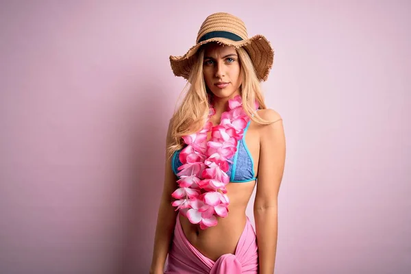 Ung Vacker Blond Kvinna Semester Bär Bikini Och Hatt Med — Stockfoto