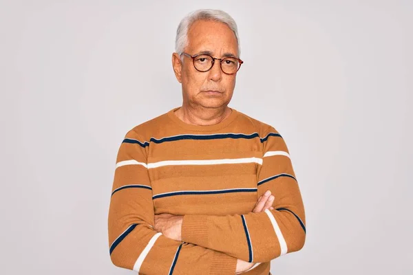 Hombre Guapo Pelo Gris Mediana Edad Con Gafas Suéter Rayas —  Fotos de Stock