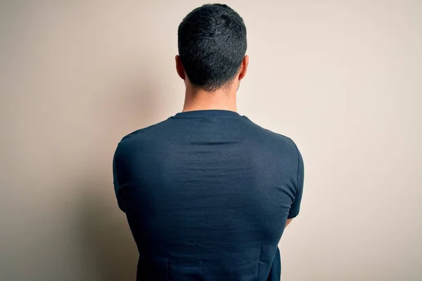 Bonito Homem Com Barba Vestindo Shirt Com Mensagem Voluntária Sobre — Fotografia de Stock