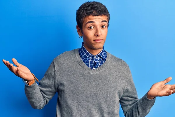 Jovem Afro Americano Vestindo Roupas Casuais Sem Noção Expressão Confusa — Fotografia de Stock