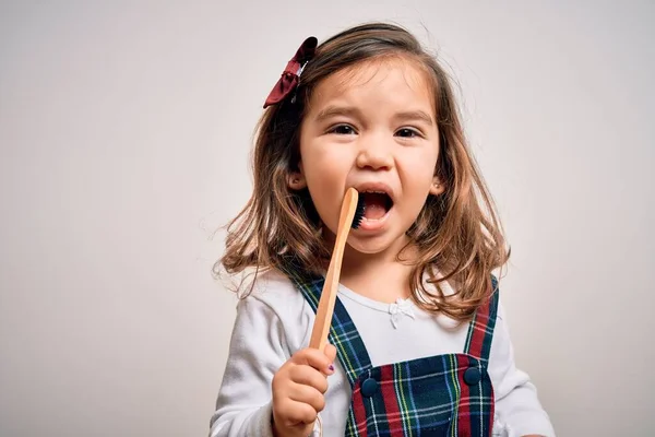 Jonge Kleine Baby Meisje Poetsen Haar Tanden Met Behulp Van — Stockfoto