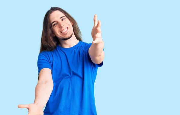 Young Adult Man Long Hair Wearing Swimwear Looking Camera Smiling — Stock Photo, Image