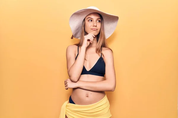 Young Beautiful Girl Wearing Bikini Hat Thinking Concentrated Doubt Finger — Stock Photo, Image