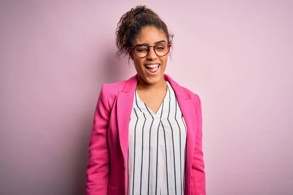 Belle Femme Affaires Afro Américaine Portant Une Veste Des Lunettes — Photo