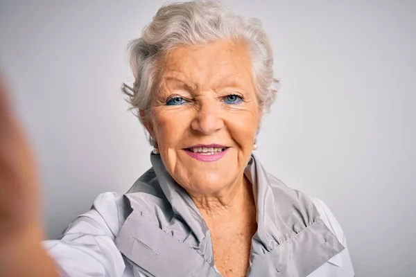 Senior Schöne Grauhaarige Frau Macht Selfie Von Der Kamera Über — Stockfoto