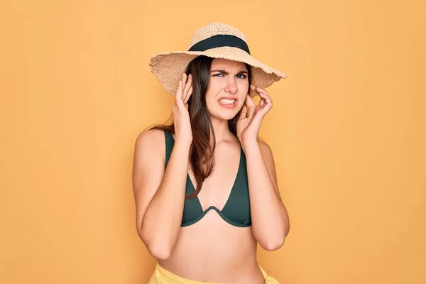Giovane Bella Ragazza Che Indossa Bikini Costume Bagno Cappello Sole — Foto Stock