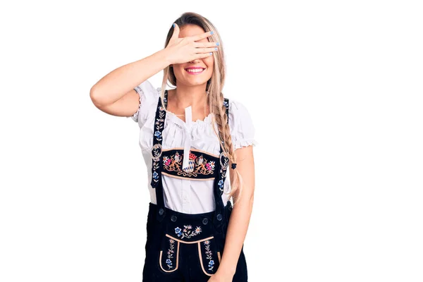 Joven Hermosa Mujer Rubia Con Vestido Oktoberfest Sonriendo Riendo Con — Foto de Stock