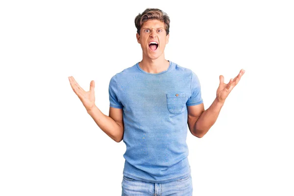 Young Handsome Man Wearing Casual Clothes Crazy Mad Shouting Yelling — Stock Photo, Image