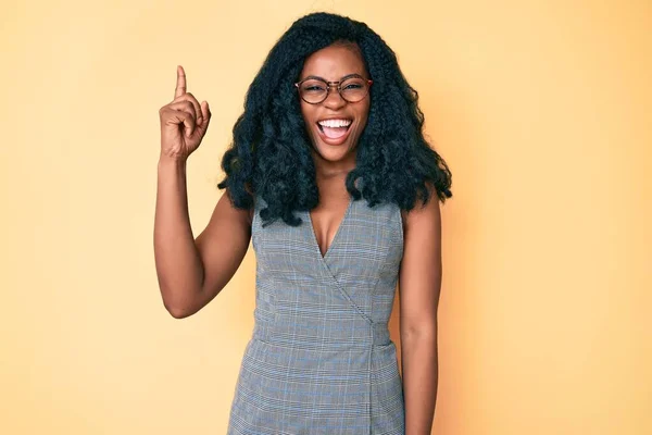 Beautiful African Woman Wearing Business Dress Glasses Pointing Finger Successful — Stock Photo, Image