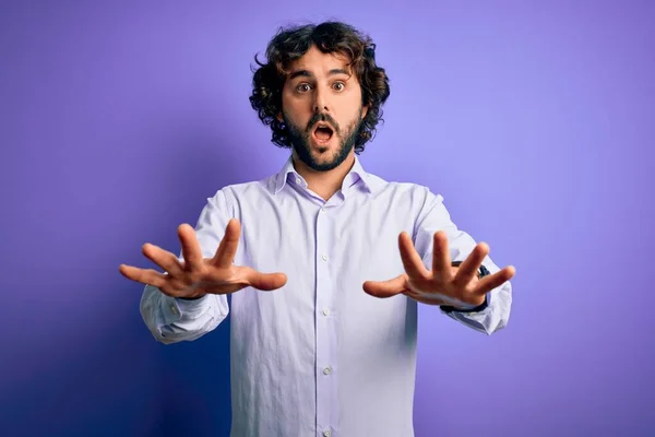 Young Handsome Business Man Beard Wearing Shirt Standing Purple Background — Stock Photo, Image