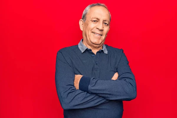 Homem Sênior Com Cabelos Grisalhos Vestindo Polo Casual Rosto Feliz — Fotografia de Stock