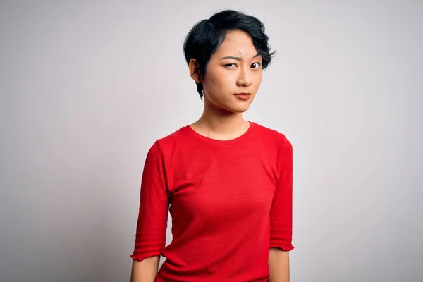 Jong Mooi Aziatisch Meisje Dragen Casual Rood Shirt Staan Geïsoleerde — Stockfoto