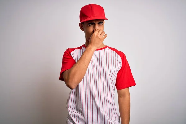 Jovem Atleta Afro Americano Bonito Vestindo Camiseta Beisebol Listrado Boné — Fotografia de Stock