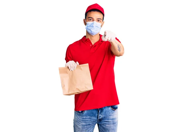 Young Handsome Hispanic Man Delivering Food Wearing Covid Safety Mask — Stock Photo, Image