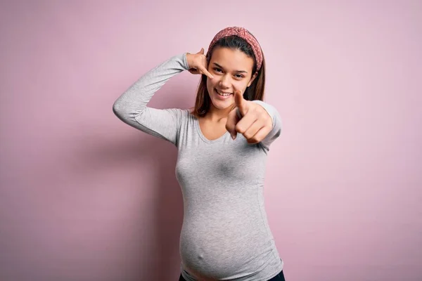 Ung Vacker Tonåring Flicka Gravid Förväntar Barn Över Isolerade Rosa — Stockfoto