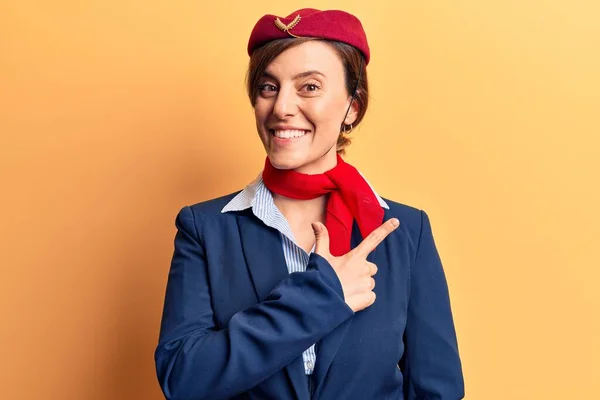 Joven Hermosa Mujer Con Uniforme Azafata Alegre Con Una Sonrisa — Foto de Stock