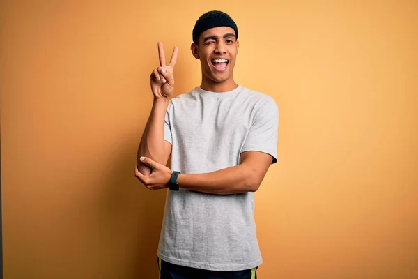 Handsome African American Sportsman Doing Sport Wearing Sportswear Yellow Background — Stock Photo, Image