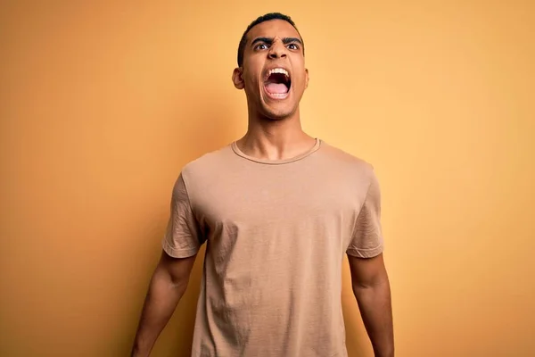 Jonge Knappe Afro Amerikaanse Man Met Een Casual Shirt Een — Stockfoto