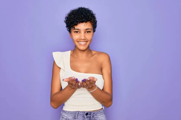 Jovem Mulher Afro Americana Africana Bonita Vestindo Shirt Casual Sobre — Fotografia de Stock