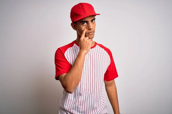 Jovem Atleta Afro Americano Bonito Vestindo Camiseta Beisebol Listrado Boné — Fotografia de Stock