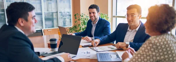 Affärsjurister Träffas Advokatbyrån Professionella Verkställande Partner Som Arbetar Med Finansfrågor — Stockfoto