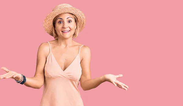 Young Blonde Woman Wearing Summer Hat Smiling Cheerful Open Arms — Stock Photo, Image