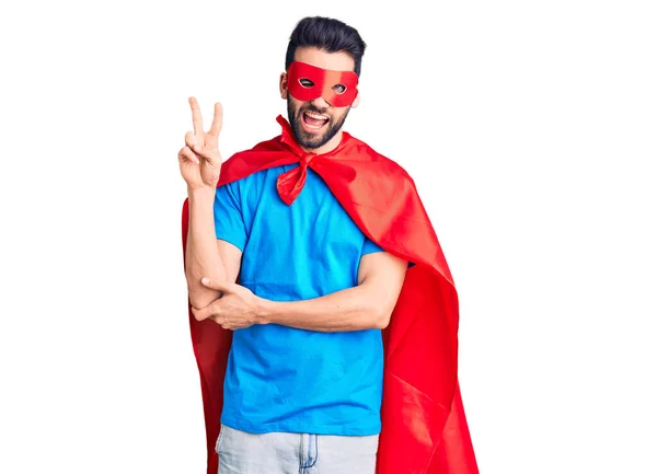 Homem Bonito Jovem Com Barba Vestindo Traje Super Herói Sorrindo — Fotografia de Stock