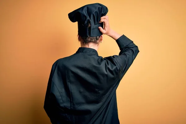 Young Beautiful Chef Woman Wearing Cooker Uniform Hat Standing Yellow — Stock Photo, Image