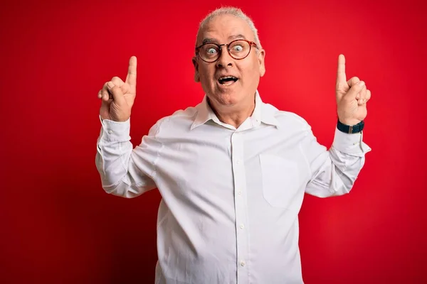 Homem Hoary Bonito Meia Idade Vestindo Camisa Casual Óculos Sobre — Fotografia de Stock