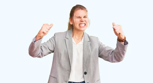 Young Beautiful Blonde Woman Wearing Elegant Jacket Angry Mad Raising — Stock Photo, Image