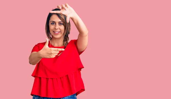 Young Beautiful Woman Wearing Casual Shirt Smiling Making Frame Hands — Stock Photo, Image