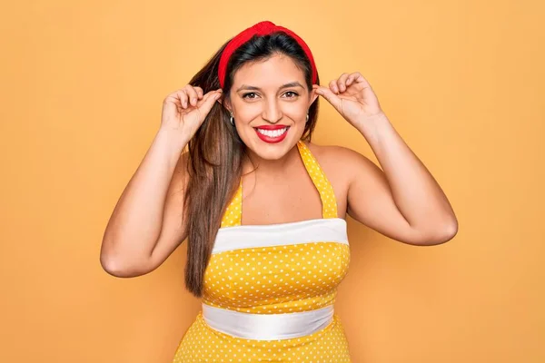 Νέοι Ισπανόφωνοι Pin Γυναίκα Φορώντας Μόδα Σέξι Στυλ Πάνω Από — Φωτογραφία Αρχείου