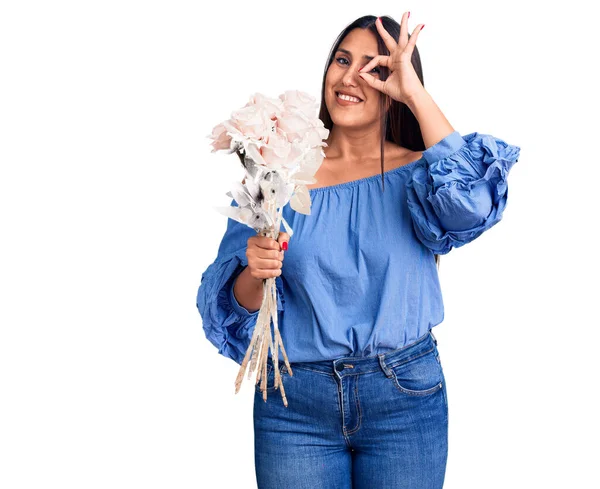 Young Beautiful Brunette Woman Holding Bouquet Smiling Happy Doing Sign — Stock Photo, Image