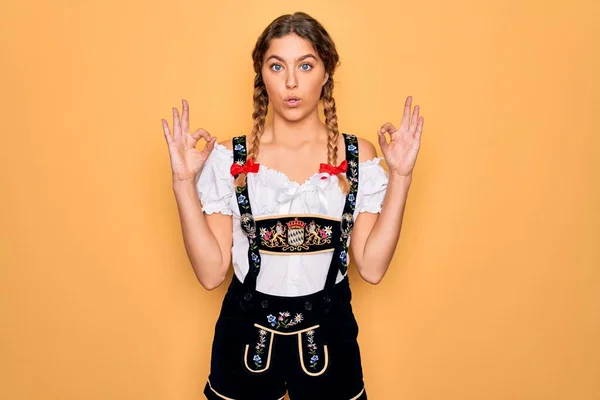 Young Beautiful Blonde German Woman Blue Eyes Wearing Traditional Octoberfest — Stock Photo, Image