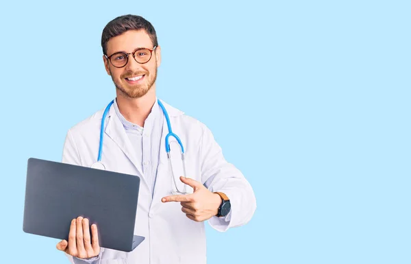 Handsome Young Man Bear Wearing Doctor Uniform Working Using Computer — Stock Photo, Image