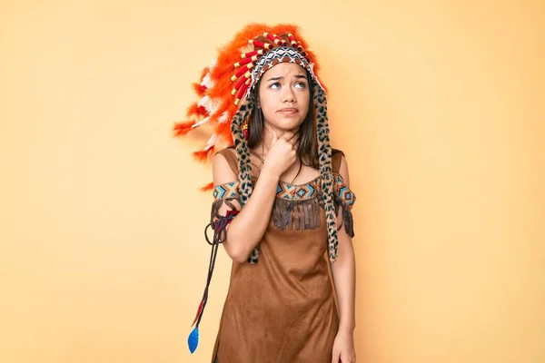 Young Beautiful Latin Girl Wearing Indian Costume Touching Painful Neck — Stock Photo, Image