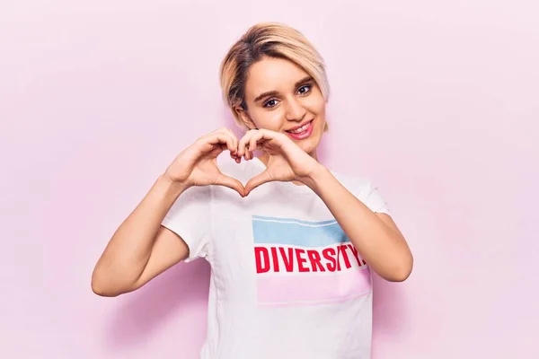 Young Beautiful Blonde Woman Wearing Shirt Diversity Word Message Smiling — Stock Photo, Image